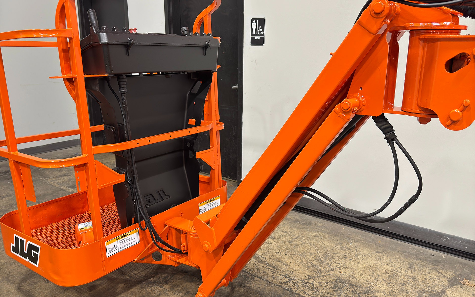 Used 2011 JLG E400AJP  | Cary, IL