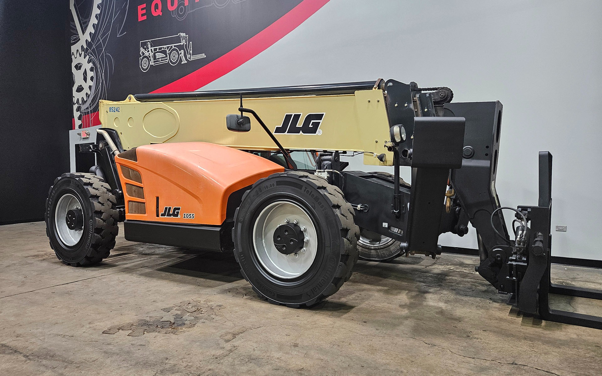 Used 2018 JLG 1055  | Cary, IL