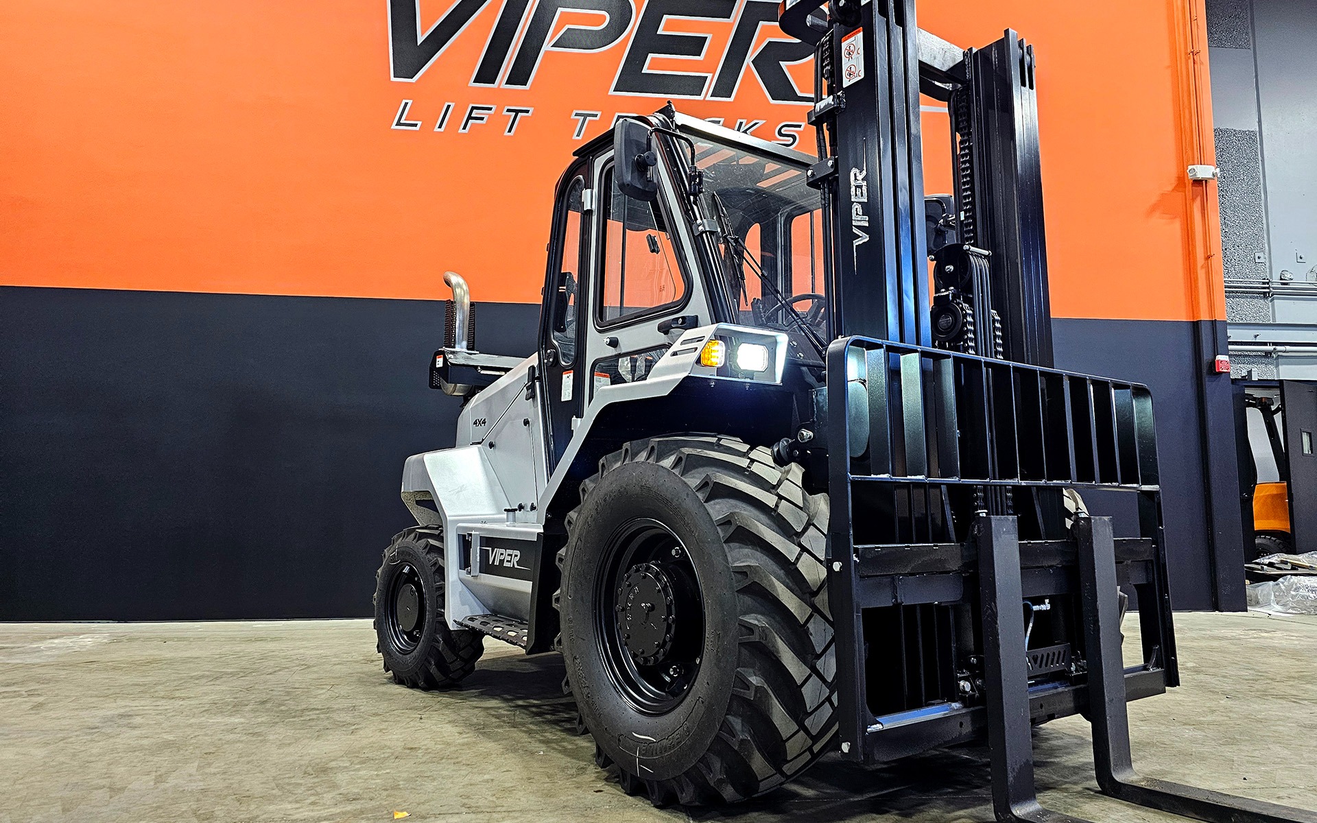 New 2025 VIPER RT80  | Cary, IL